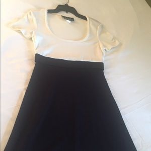 Dress short sleeve scoop neck